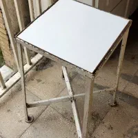 چهار پایه آهنی
