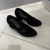 کفش ها نو یا در حد نو|کیف، کفش، کمربند|پرند, فاز ۰|دیوار