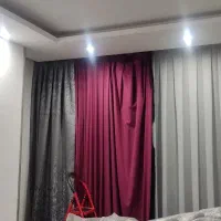 پرده مخمل زرشکی