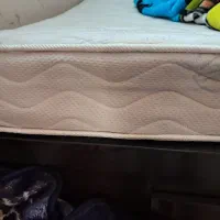 تحت دو نفره .|تخت و سرویس خواب|قدس, شهر‌قدس|دیوار