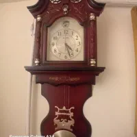 ساعت دیواری طرح چوب کاملا سالم . موتور بی صدا