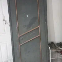 درب بزرگ آهن محکم 3 لایه ماشین رو کاملا سالم