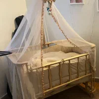 تخت نوزاد و وسایل نوزاد