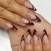 خدمات کاشت و طراحی ناخن بهمراه آموزش