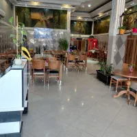 رستوران-برند-فعال-با-موقعیت-تجاری-عالی