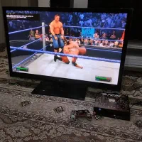 تلویزیون ۵۰ اینچ سالم و تمیز و مقداری وسایل فروشی