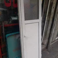 درب . پی‌وی‌سی . در .