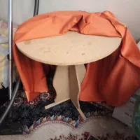 میز گرد چوبی  در حد خیلی نو