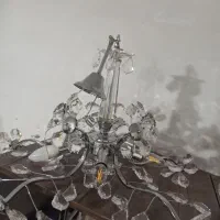 دو عدد لوستر|لوستر و چراغ آویز|بومهن, |دیوار