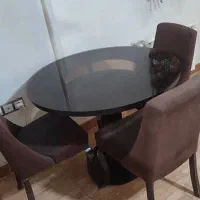 ناهارخوری با سه صندلی