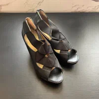 کفش پاشنه دار کاملا نو مناسب سایز ۳۹
