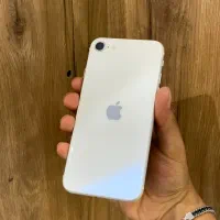 ایفون se2020
