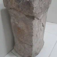 مجسمه قدیمی قلعه شطرنج