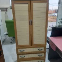 کمد لباس در حد نو  اندازه یک در دو متر