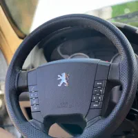 پژو پارس ۱۳۹۵ کم کار بیرنگ بدون حتی ضربه  عروسک