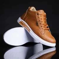 کفشش|کیف، کفش، کمربند|بم, |دیوار