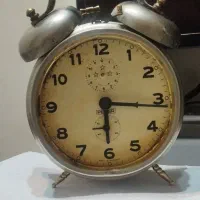 ساعت رو میزی سه ستاره