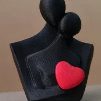 مجسمه آغوش  مجمسه عشق