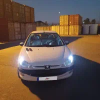 206 صندوقدار V8