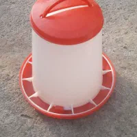 آب خوری و ظرف دان در حد نو