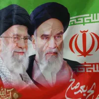 پرچم ایران و رهبری