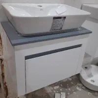 روشویی دیواری آینه