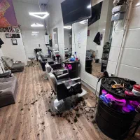 آینه قدی دکور آرایشگاه میز بشکه ای