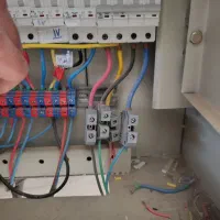 به یک شاگرد جهت آموزش برقکاری نیازمندم