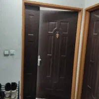 درب آپارتمانی به همراه قفل و چارچوب