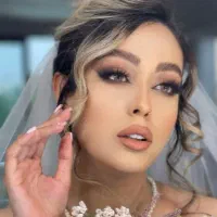 خدمات و آموزش میکاپ و شنیون تخصصی