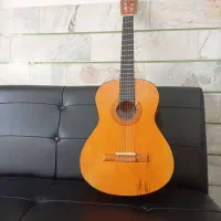 گیتار کلاسیک ایرانی  خوش صدا در حد آکبند