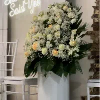 باکس گل بلند سفید