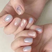ناخنکار حرفه‌ای و باسابقه آماده همکاری با سالن‌ها