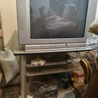 تلویزیون دوو ۲۹ صفحه تخت همراه میز