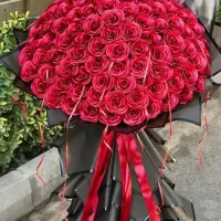 دسته گل ۱۲۰ شاخه ایی ایستاده
