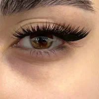 تخفیفِ محدود ۷۲ ساعته کاشت مژه و ناخن  ۱۵۰