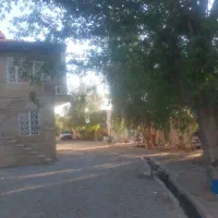 سرایدار  کاملا مسلط به باغبانی با صبحانه و ناهار