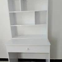 میز تحریر کتابخانه دار
