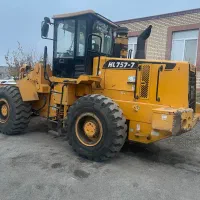 لودر هیوندا در حد خشک|خودرو سنگین|انگوت, |دیوار