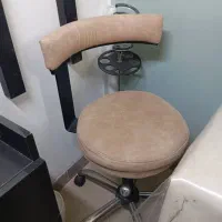 صندلی|آرایشگاه و سالن‌های زیبایی|کرمان, |دیوار