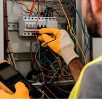 برق کار، متخصص ، نصب وسرویس آیفون ،40 سال سابقه