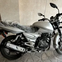 موتور سیکلت پاسار ۲۲۰ سی سی