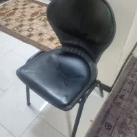 دو عدد صندلی