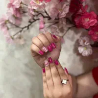 خدمات کراتین و پروتئین  و کاشت ناخن با قیمت مناسب