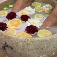 آموزش پدیکور و کفسابی