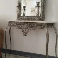 آیینه و شمعدان برنجی