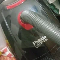 جاروبرقی به رنگ مشکی