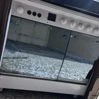 اجاق گاز در حد نو با قدم برقی سالم