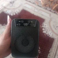 اسپیکر همراه با رقص نور و سیم شارژر|پخش‌کننده همراه|شیراز, شیشه‌گری|دیوار