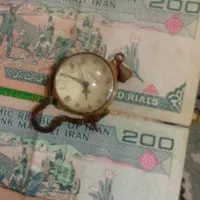 ساعت قدیمی با ارزش